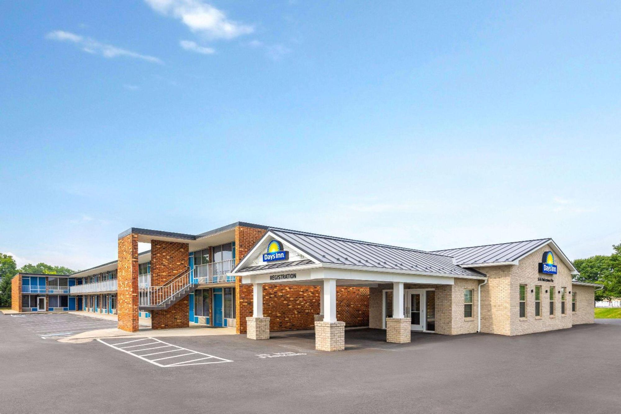 Days Inn Of Frederick By Wyndham Exterior foto