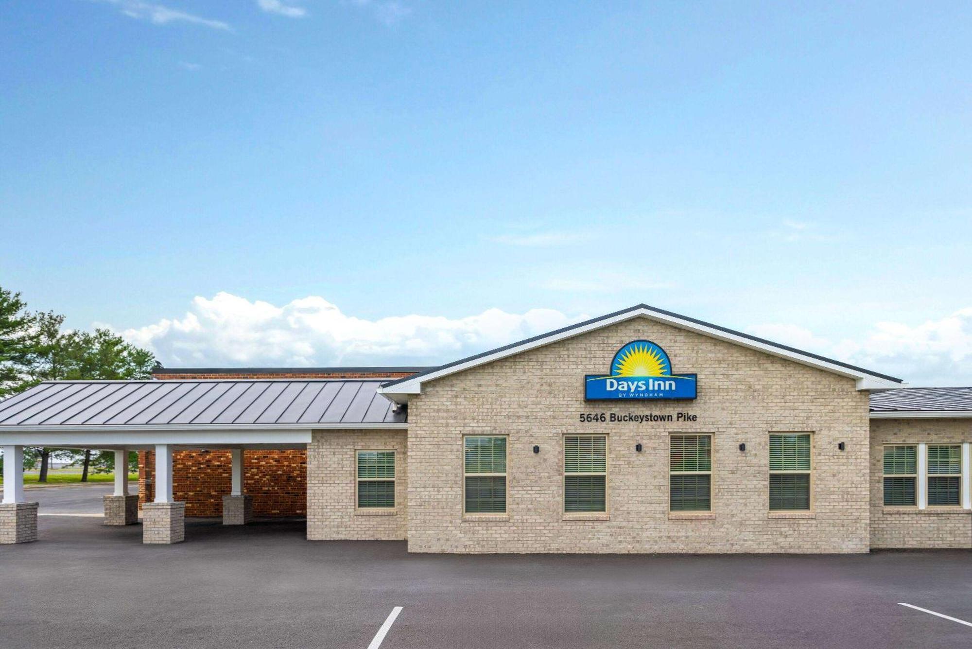 Days Inn Of Frederick By Wyndham Exterior foto